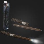 NOBLE COLLECTION - HARRY POTTER - WANDS - DUMBLEDORE ILLUMINATING WAND PEN PISALO