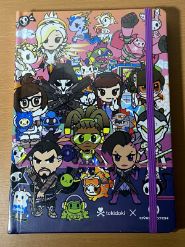 MERCHANDISE FIGURE CUTE BUT DEADLY OVERWATCH NOTEBOOK T. X OVERWATCH BLACK beležka