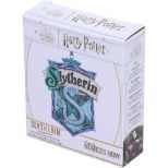 NEMESIS NOW HARRY POTTER SLYTHERIN CREST HANGING okrasek 8CM