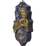 NEMESIS NOW HARRY POTTER HUFFLEPUFF CREST okrasek 8CM