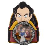 LOUNGEFLY DISNEY VILLAINS SCENE GASTON MINI NAHRBTNIK