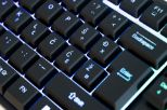 REDRAGON NETHERBANE K521 RGB TIPKOVNICA S ŠUMNIKI