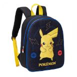 POKEMON - PIKACHU - JUNIOR nahrbtnik 32 cm črne barve