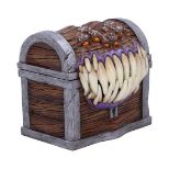 NEMESIS NOW Dungeons & Dragons mimic dice box dekorativna škatlica