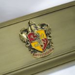 NOBLE COLLECTION Harry Potter Gryffindor stojalo za palice