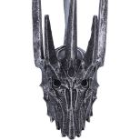 NEMESIS NOW LORD OF THE RINGS HELM OF SAURON okrasek