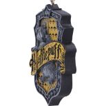 NEMESIS NOW Harry Potter Hufflepuff crest viseči okrasek