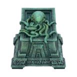 NEMESIS NOW CRYPT OF CTHULHU (JR) škatla 13CM