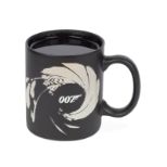PYRAMID JAMES BOND (GUNBARREL) HEAT CHANGE skodelica