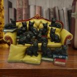 NEMESIS NOW COUCH CLOWDER (DISPLAY WITH 48 CATS) figura 22CM