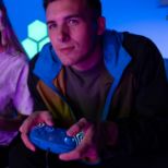 PDP SWITCH 2 & 1 ŽIČNI KONTROLER AFTERGLOW WAVE - MODRE BARVE