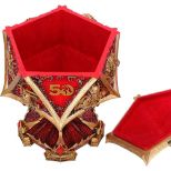 NEMESIS NOW DUNGEONS & DRAGONS 50TH ANNIVERSARY COLLECTORS škatla 26CM