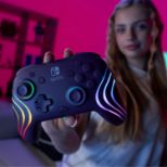 PDP SWITCH 2 & 1 BREZŽIČNI KONTROLER AFTERGLOW WAVE - VIJOLIČNE BARVE