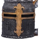 NEMESIS NOW CRUSADER vrč 17CM