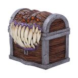 NEMESIS NOW Dungeons & Dragons mimic dice box dekorativna škatlica