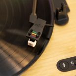 HOUSE OF MARLEY REVOLUTION BT gramofon z zvočniki - črne barve
