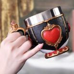 NEMESIS NOW PINKYS UP - QUEEN OF HEARTS 11CM skodelica