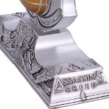 NEMESIS NOW ASSASSIN’S CREED APPLE OF EDEN STOJALI ZA KNJIGE 18,5 CM
