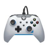 PDP XBOX žični kontroler WHITE - ION belo modre barve