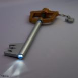 KINGDOM HEARTS LIGHT UP KEYBLADE - KINGDOM KEY VER. 2 - ključ svetilka