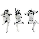 NEMESIS NOW Three wise sitting Stormtroopers figurica