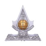 NEMESIS NOW ASSASSIN’S CREED APPLE OF EDEN STOJALI ZA KNJIGE 18,5 CM