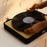 HOUSE OF MARLEY REVOLUTION BT gramofon črne barve