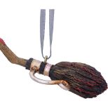 NEMESIS NOW HARRY POTTER FIREBOLT okrasek 15.5CM